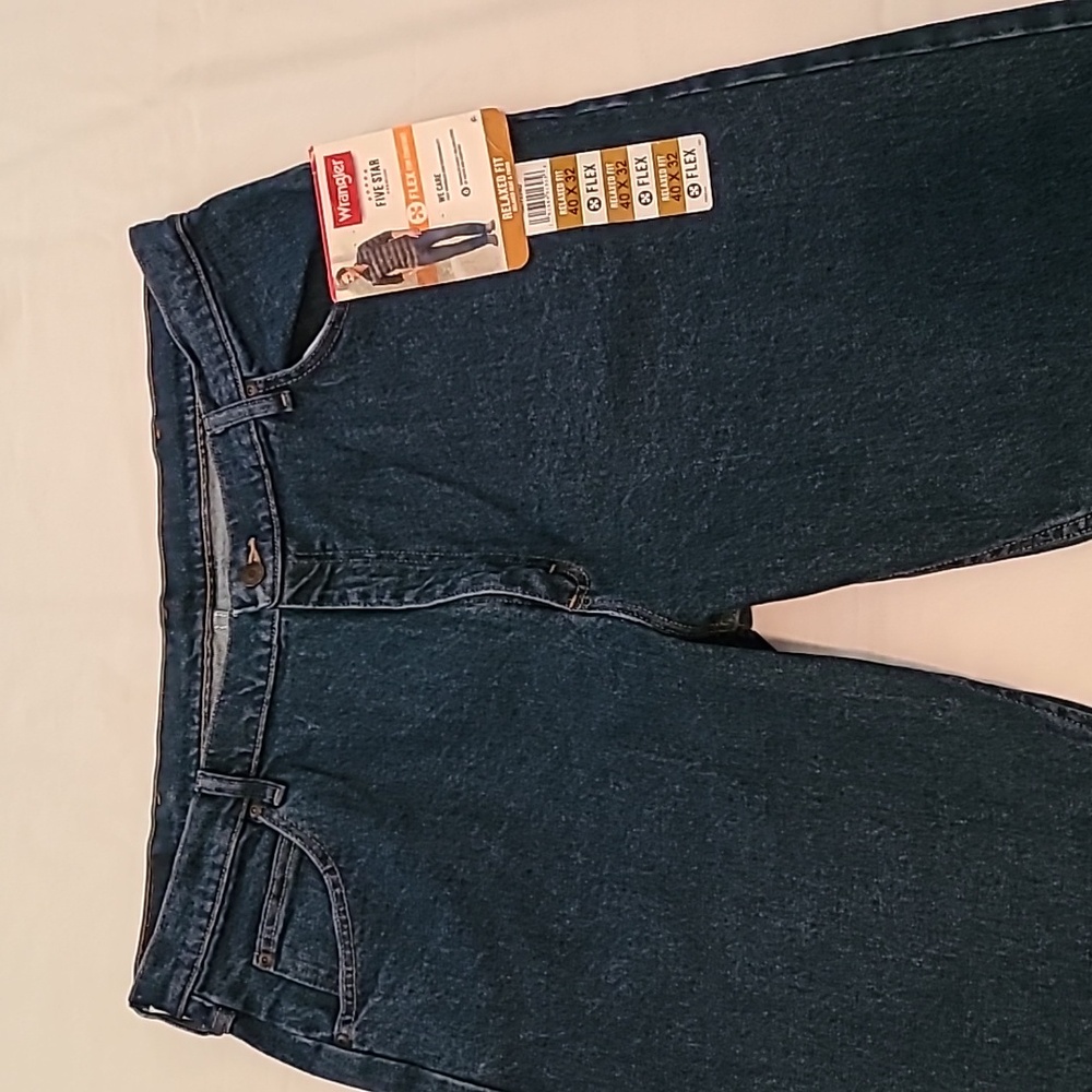 Wrangler Relaxed Fit Jeans 40 X 32, NWT Blue New Relaxed Seat